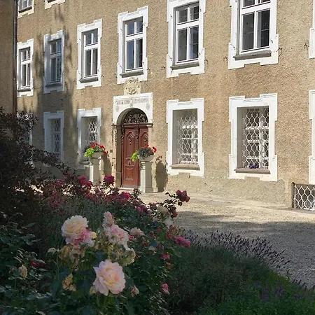 Schloss Huerbel Storchennest-appartement - Luxury The Stork Nest Lejlighed