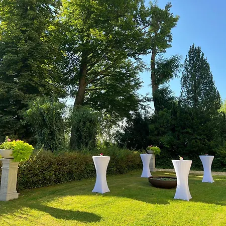 Schloss Huerbel Storchennest-appartement - Luxury The Stork Nest *