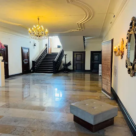 Schloss Huerbel Storchennest-appartement - Luxury The Stork Nest