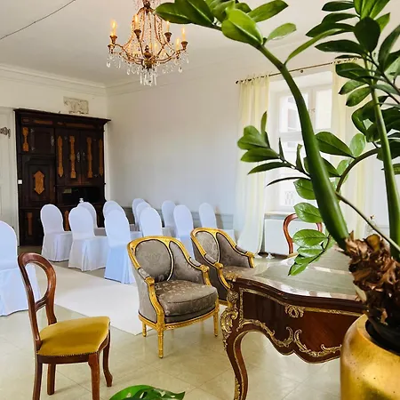 Lejlighed Schloss Huerbel Storchennest-appartement - Luxury The Stork Nest