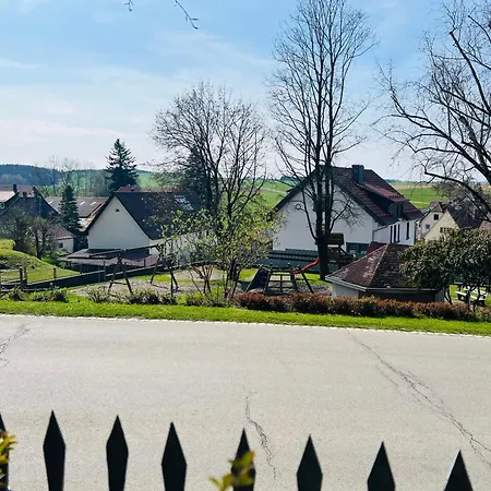 Schloss Huerbel Storchennest-appartement - Luxury The Stork Nest شقة *