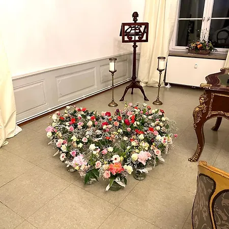 Schloss Huerbel Storchennest-appartement - Luxury The Stork Nest Lejlighed *